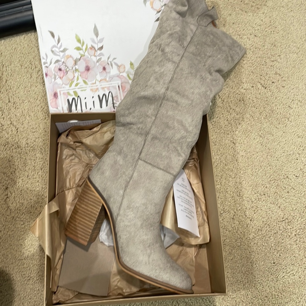 Brand new 7.5 grey slouch boots